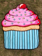 Cute Designed Cupcake-Shaped Beach Shawl